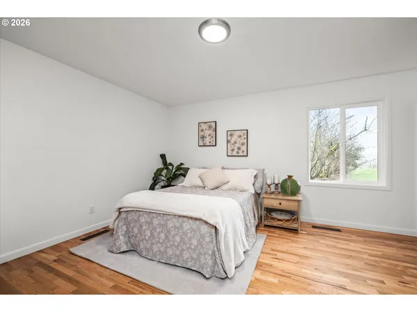 $585,000 | 40064 McKenzie Highway, Springfield, OR 97478