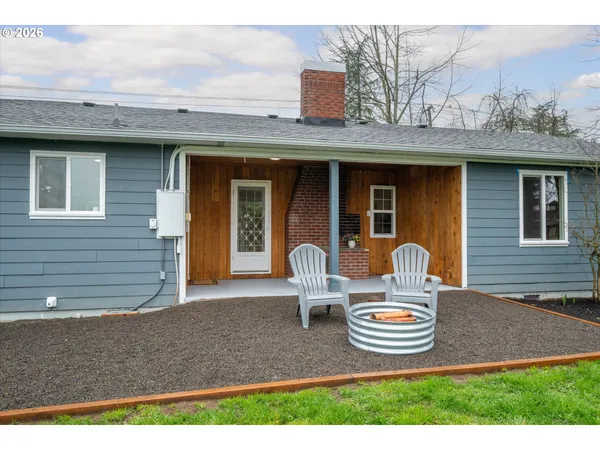 $585,000 | 40064 McKenzie Highway, Springfield, OR 97478