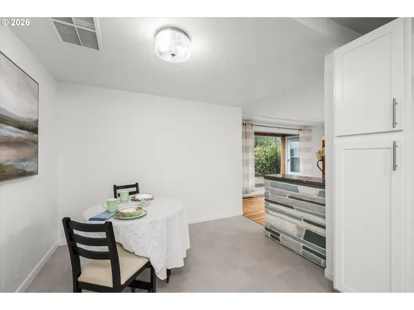 $585,000 | 40064 McKenzie Highway, Springfield, OR 97478