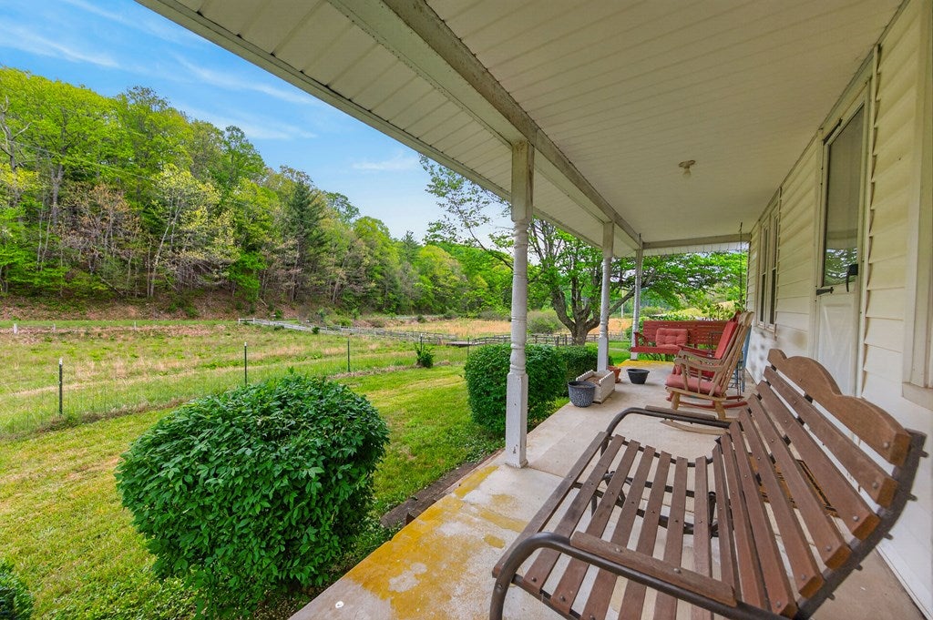 622 Soapstone Road Galax, VA 24333 - Photo 9 of 68 Gallery Image 9