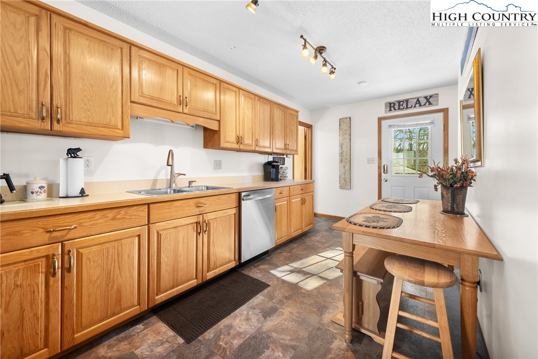 239 Summit Park Circle Boone, NC 28607 - Photo 7 of 40 Gallery Image 7