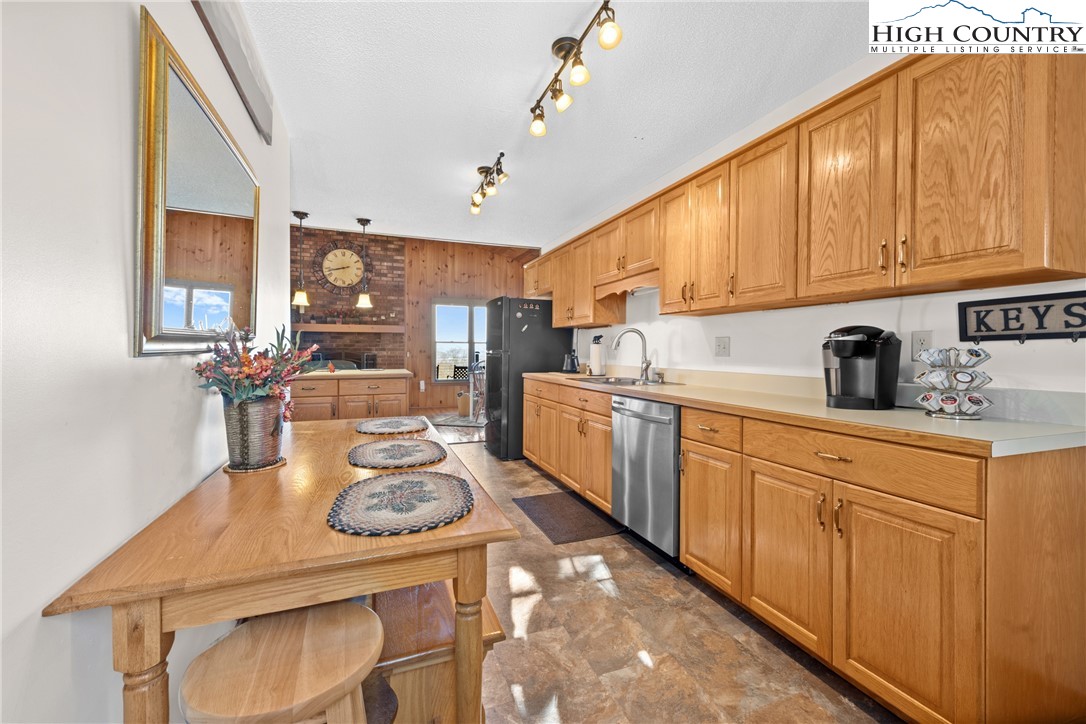 239 Summit Park Circle Boone, NC 28607 - Photo 8 of 40 Gallery Image 8