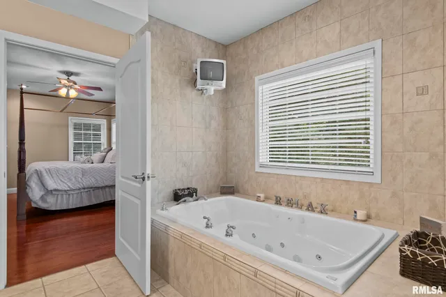 $1,108,500 | 13599 Woodland Drive, Athens, IL 62613