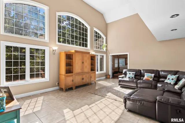 $1,108,500 | 13599 Woodland Drive, Athens, IL 62613