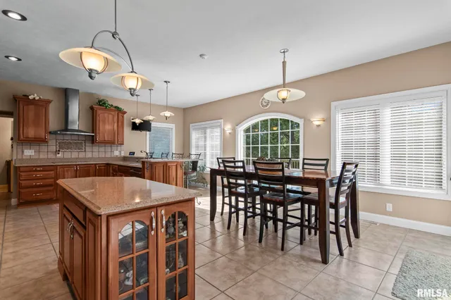 $1,108,500 | 13599 Woodland Drive, Athens, IL 62613