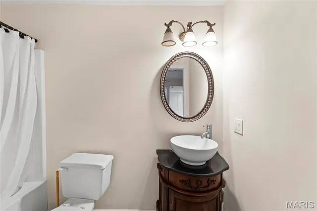 $289,500 | 202 Sun Valley Drive, Smithton, IL 62285