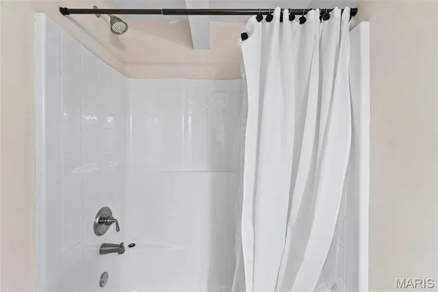 $284,500 | 202 Sun Valley Drive, Smithton, IL 62285