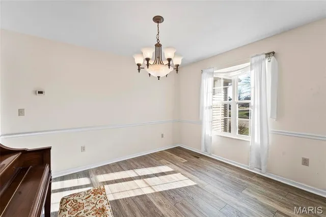 $284,500 | 202 Sun Valley Drive, Smithton, IL 62285