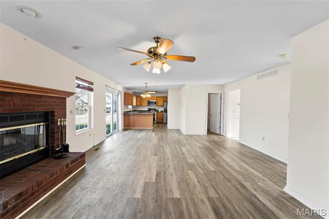 $289,500 | 202 Sun Valley Drive, Smithton, IL 62285