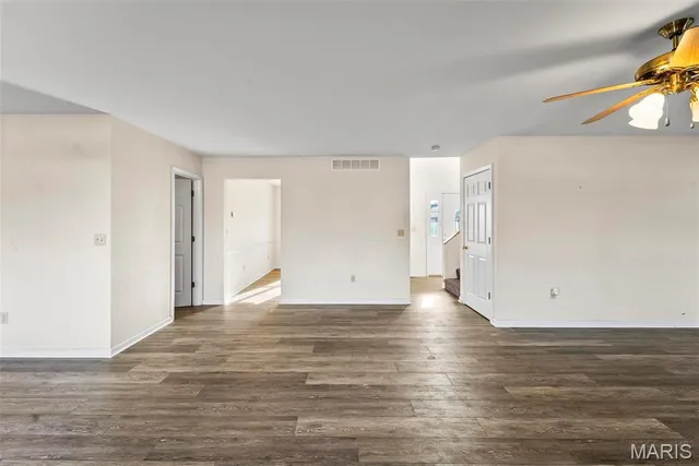 $289,500 | 202 Sun Valley Drive, Smithton, IL 62285