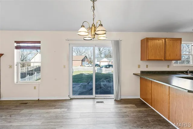 $289,500 | 202 Sun Valley Drive, Smithton, IL 62285