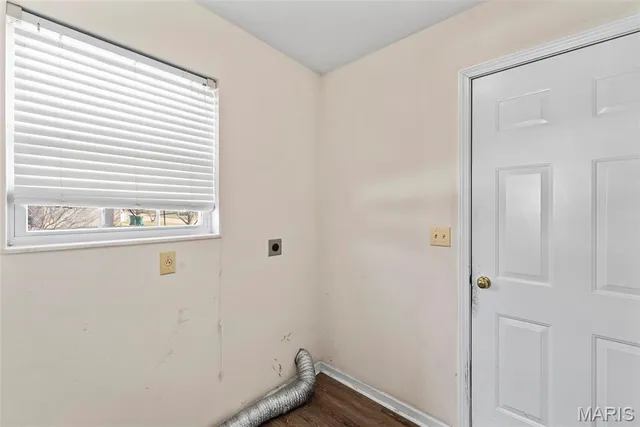 $289,500 | 202 Sun Valley Drive, Smithton, IL 62285