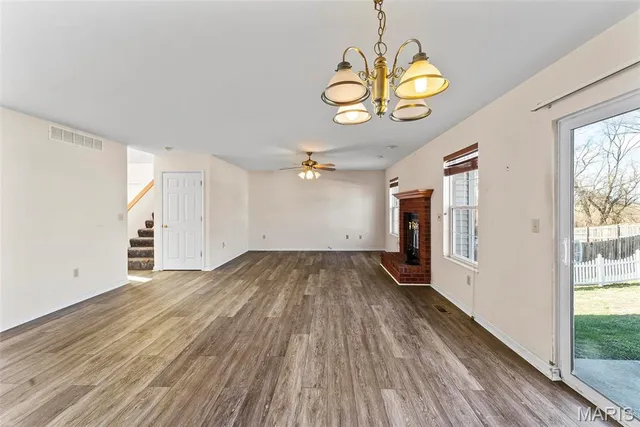 $289,500 | 202 Sun Valley Drive, Smithton, IL 62285