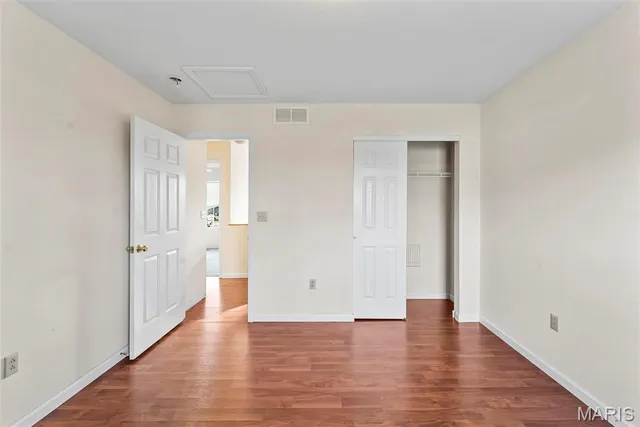 $289,500 | 202 Sun Valley Drive, Smithton, IL 62285