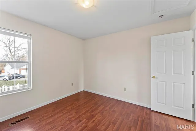 $284,500 | 202 Sun Valley Drive, Smithton, IL 62285