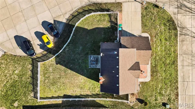 $289,500 | 202 Sun Valley Drive, Smithton, IL 62285