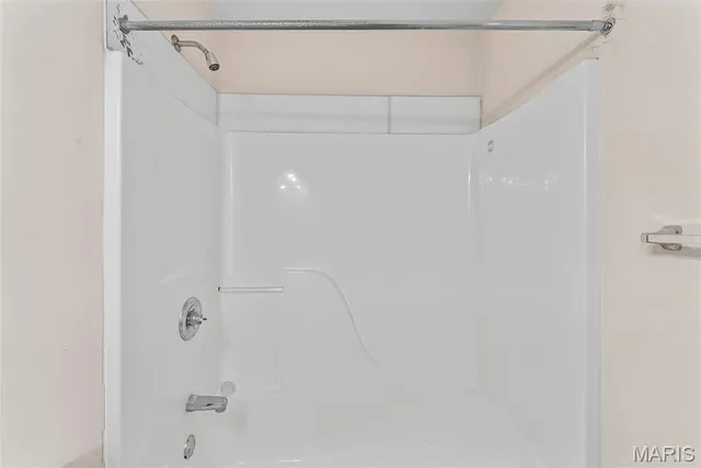 $289,500 | 202 Sun Valley Drive, Smithton, IL 62285