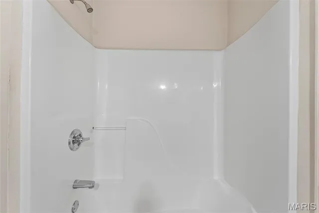 $289,500 | 202 Sun Valley Drive, Smithton, IL 62285