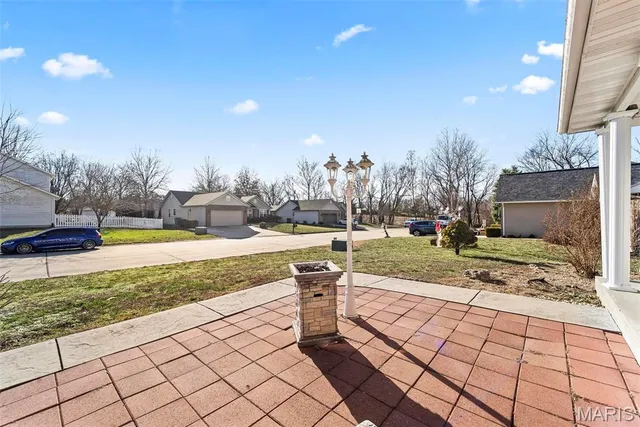 $289,500 | 202 Sun Valley Drive, Smithton, IL 62285