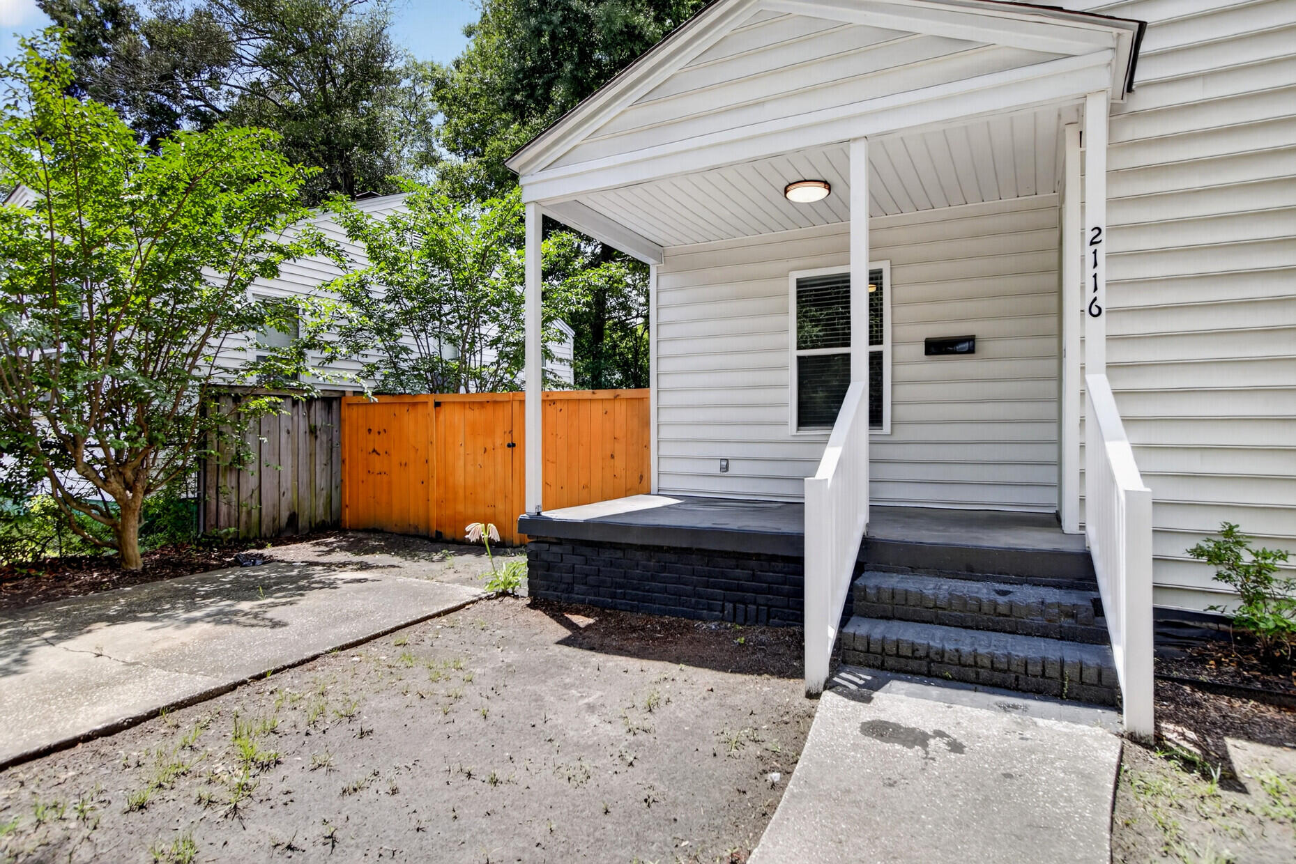 2116 Commander Road North Charleston, SC 29405 - Photo 4 of 32
