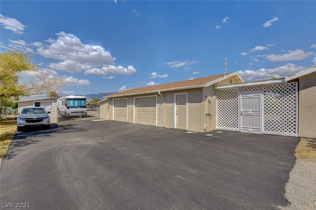 630 East Simkins Road Pahrump, NV 89060 - Photo 4 of 41 Gallery Image 4