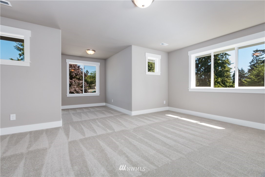 555 Hoquiam Avenue Northeast Renton, WA 98059 - Photo 16 of 24 Gallery Image 16
