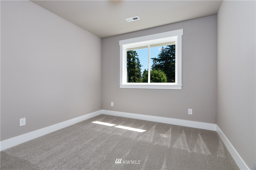 555 Hoquiam Avenue Northeast Renton, WA 98059 - Photo 18 of 24 Gallery Image 18