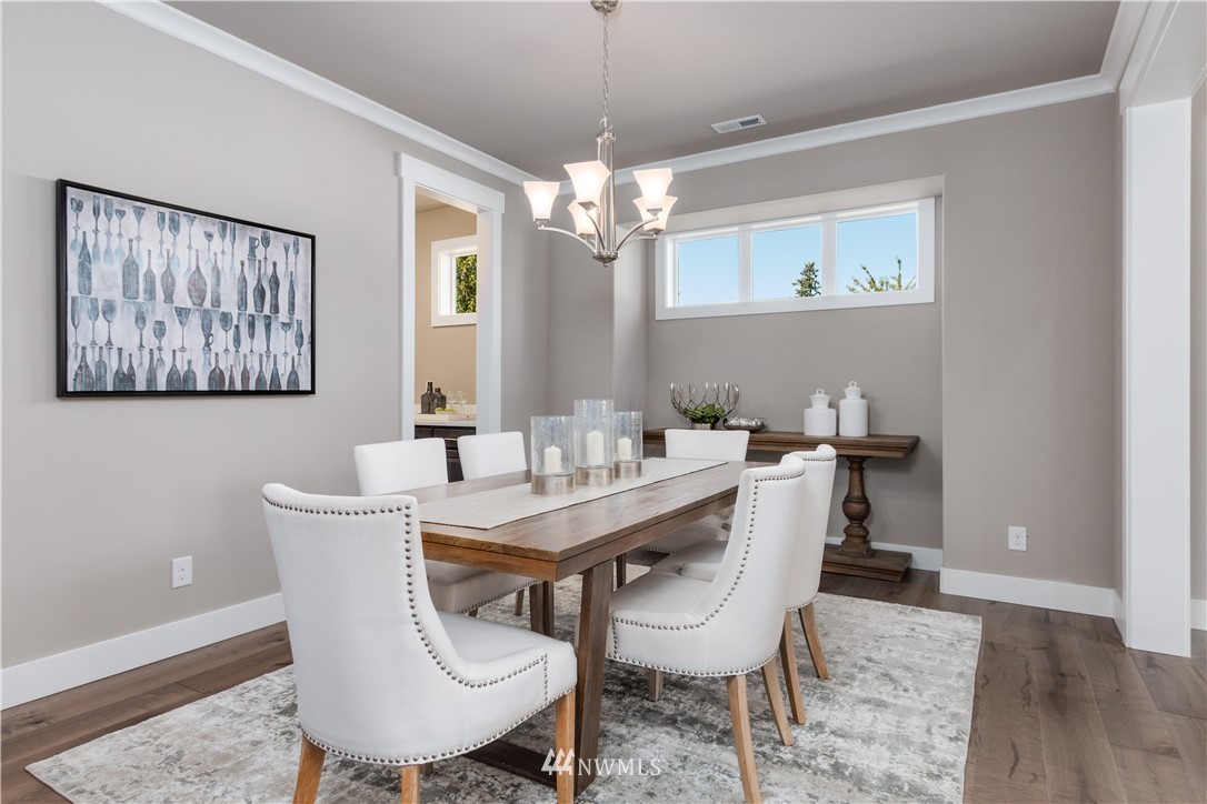 555 Hoquiam Avenue Northeast Renton, WA 98059 - Photo 3 of 24 Gallery Image 3