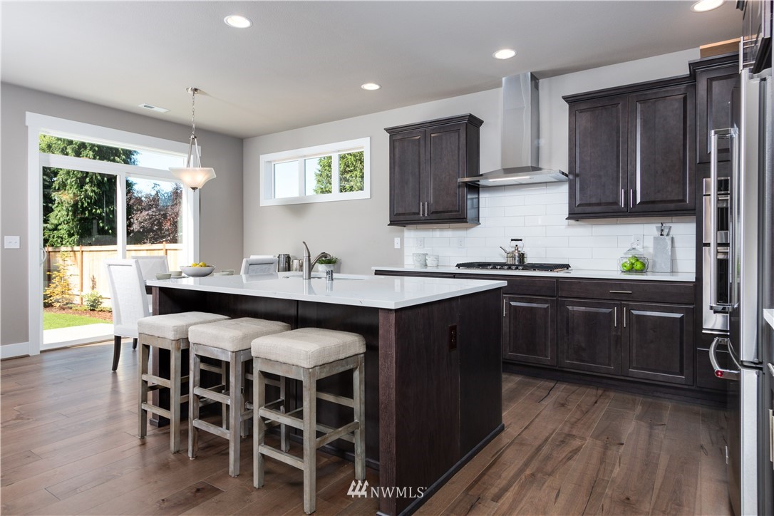 555 Hoquiam Avenue Northeast Renton, WA 98059 - Photo 8 of 24 Gallery Image 8