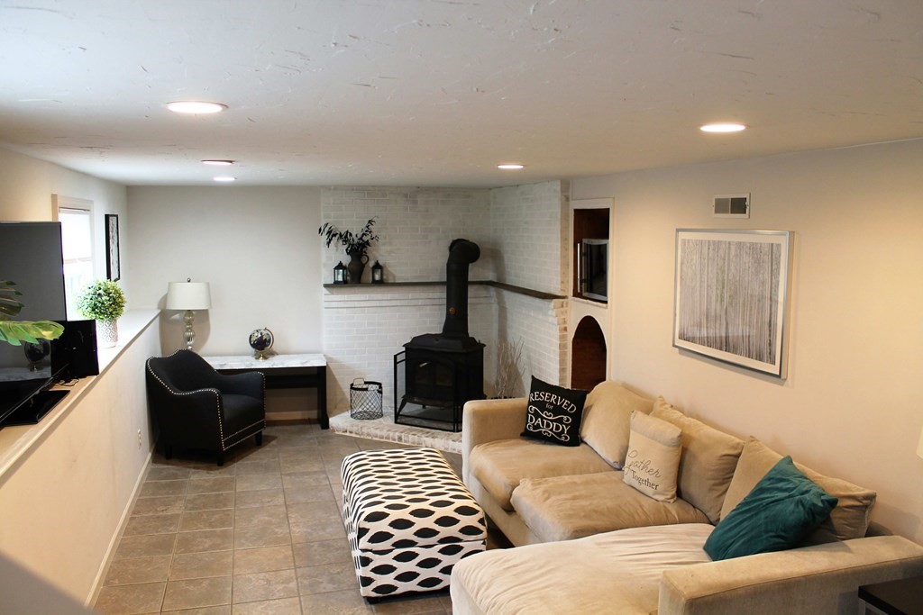 76 Gregory Road Holliston, MA 01746 - Photo 14 of 27 Gallery Image 14