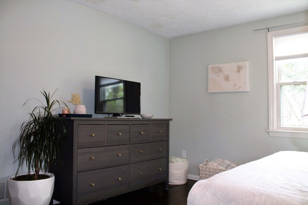 76 Gregory Road Holliston, MA 01746 - Photo 17 of 27 Gallery Image 17