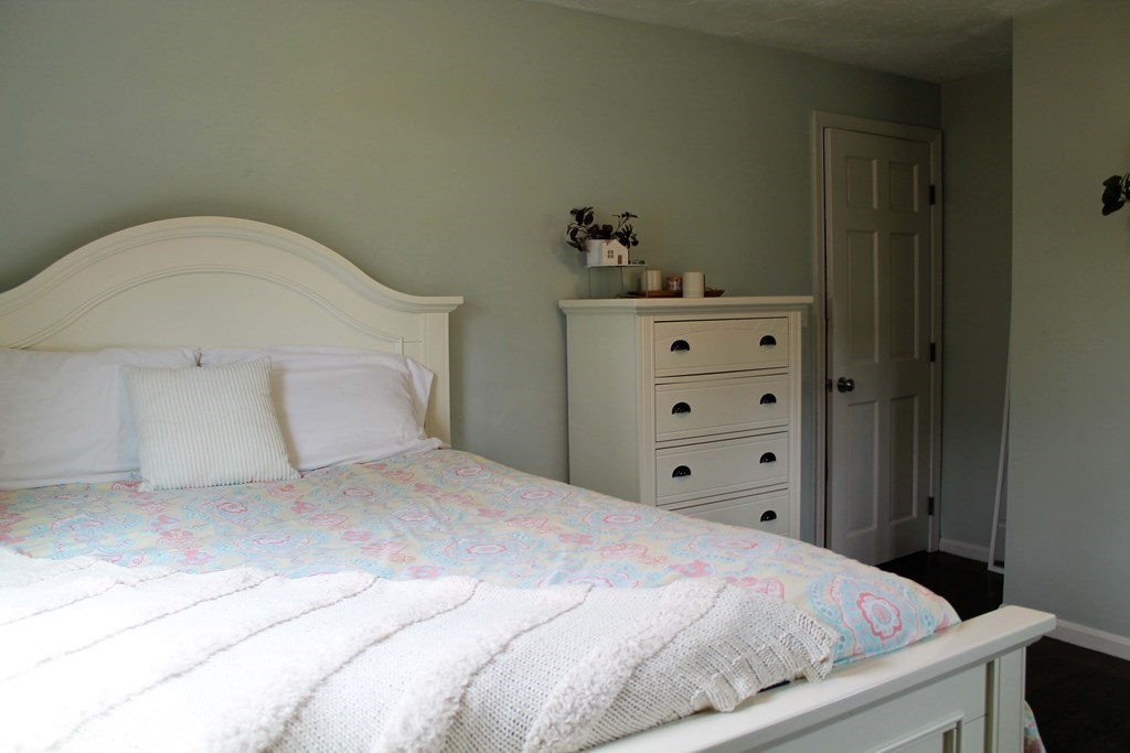 76 Gregory Road Holliston, MA 01746 - Photo 19 of 27 Gallery Image 19