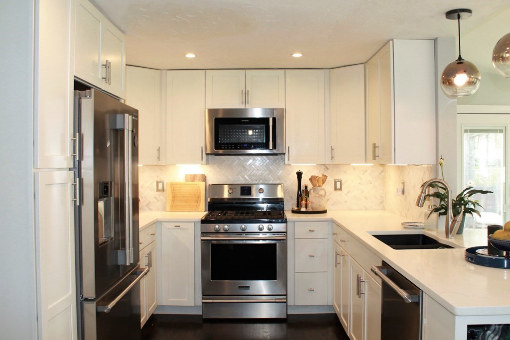 76 Gregory Road Holliston, MA 01746 - Photo 3 of 27 Gallery Image 3