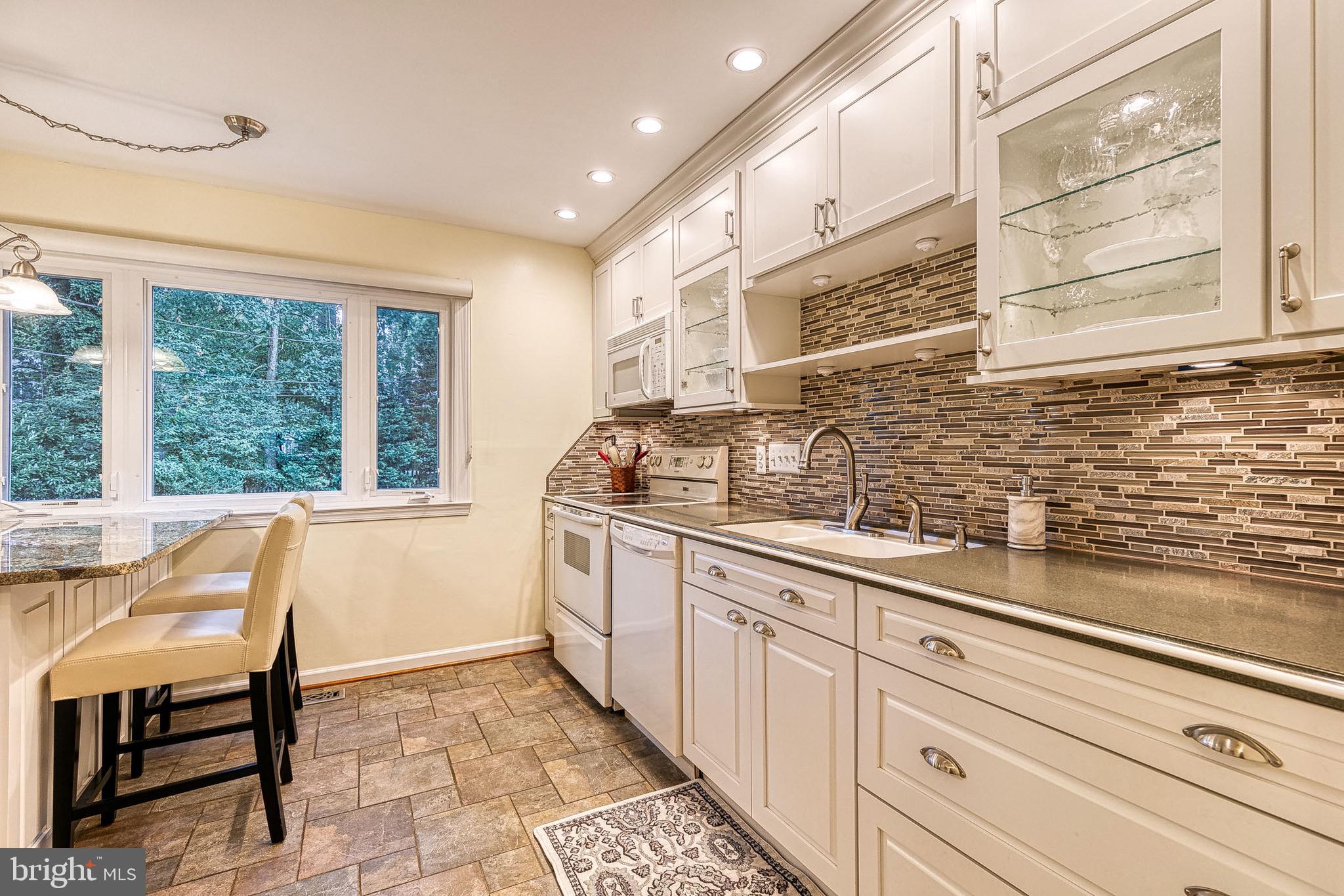 203 Brightdale Road Lutherville-Timonium, MD 21093 - Photo 4 of 41