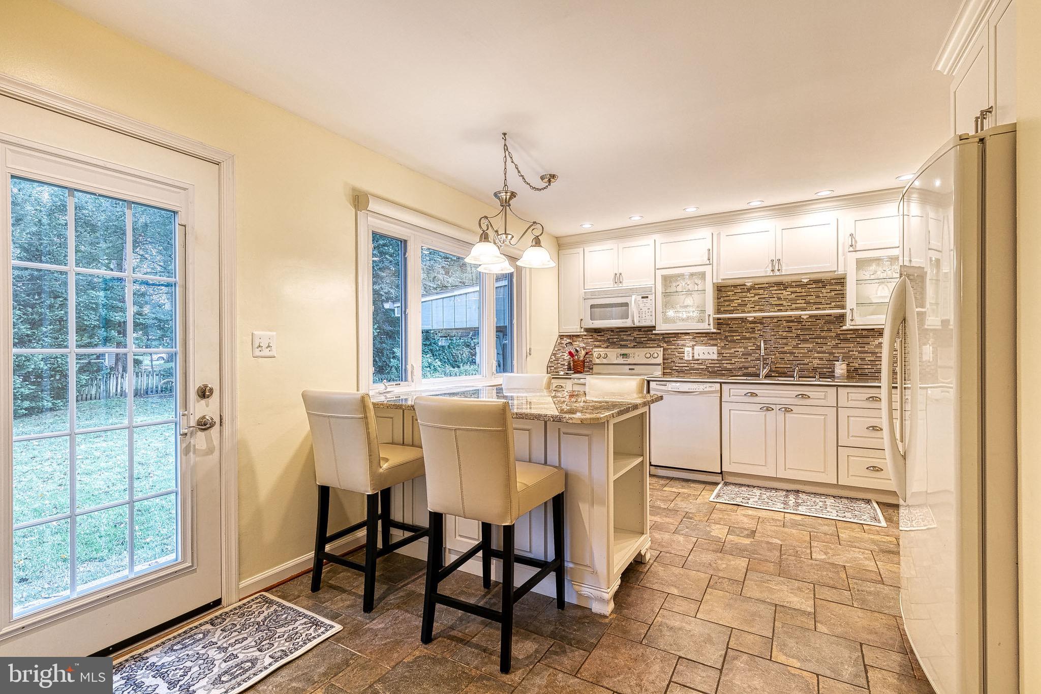 203 Brightdale Road Lutherville-Timonium, MD 21093 - Photo 5 of 41