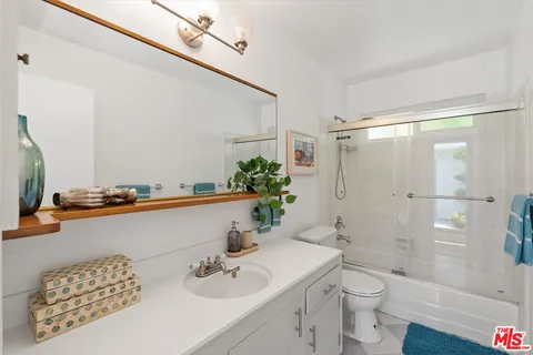 $999,000 | 8977 Riderwood Drive, Sunland, CA 91040