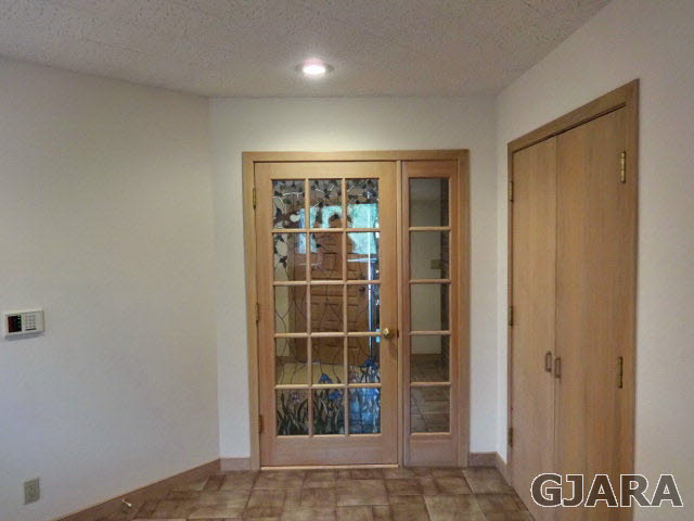855 25 Road Grand Junction, CO 81505 - Photo 30 of 41 an empty room with windows