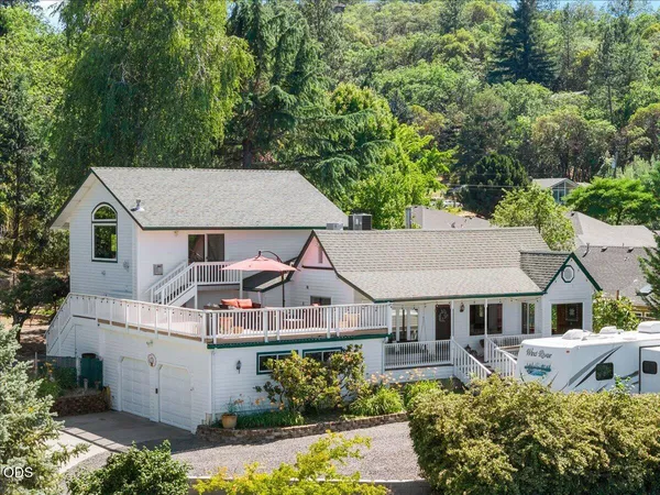 $549,000 | 1043 Thelma Way, Grants Pass, OR 97527