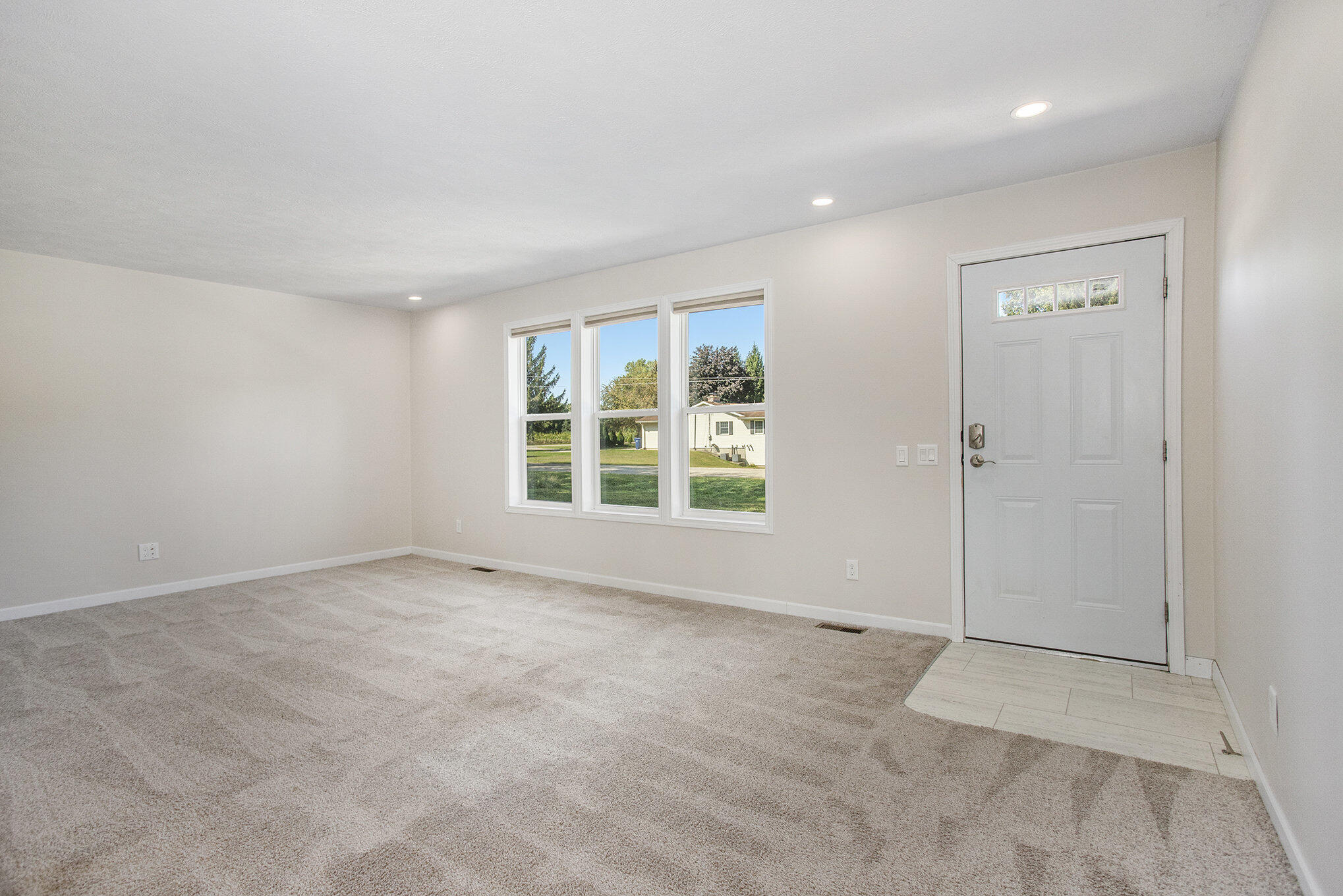 52199 Nancy Lane Three Rivers, MI 49093 - Photo 5 of 28 004_file_453