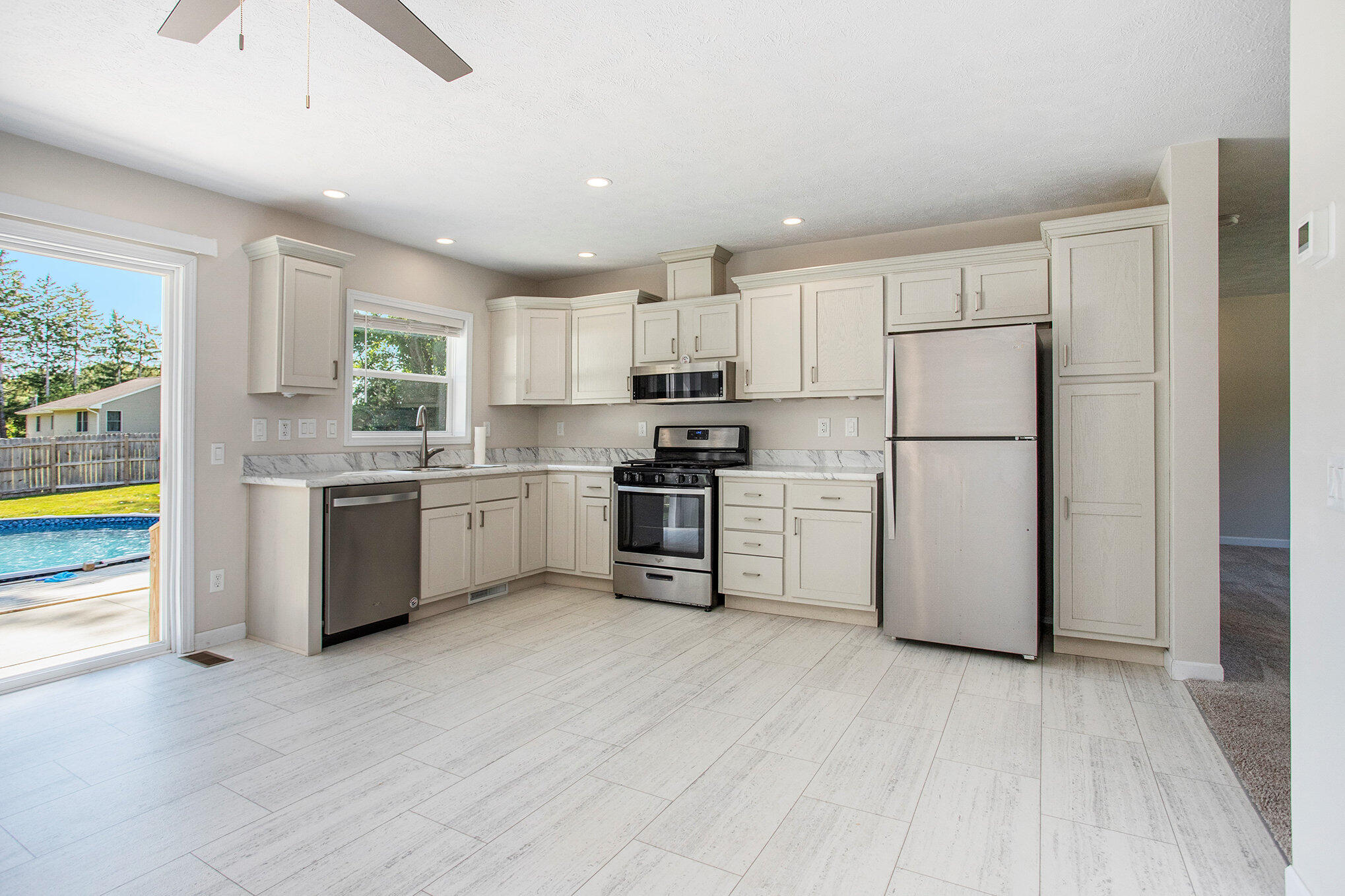 52199 Nancy Lane Three Rivers, MI 49093 - Photo 8 of 28 007_file_937