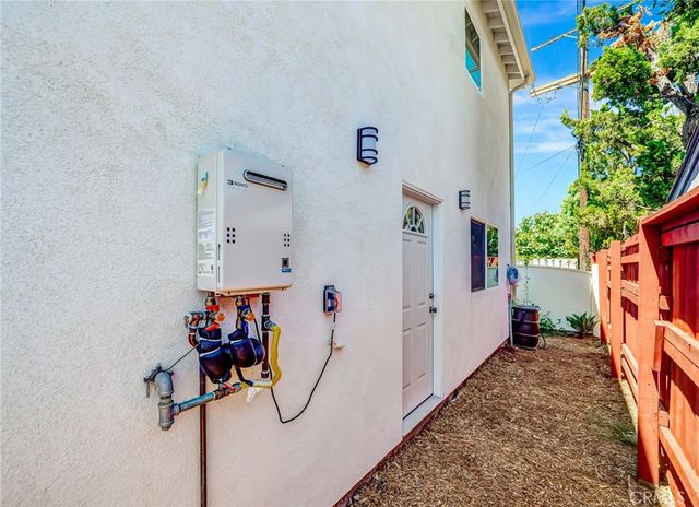 $4,200 | 5026 Varna Avenue, Sherman Oaks, CA 91423