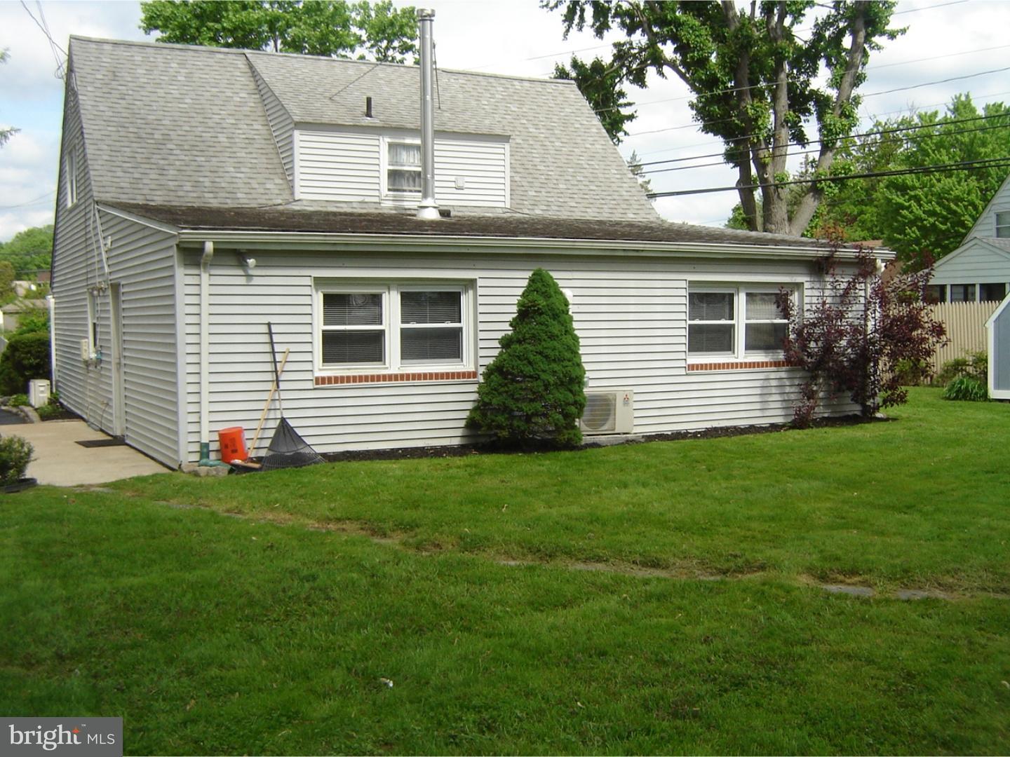 2386 Chipmunk Lane Secane, PA 19018 - Photo 3 of 11 Exterior Back