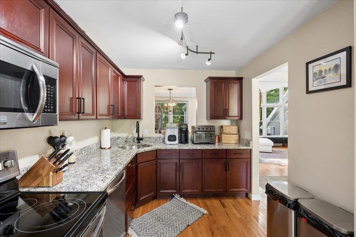 76 Cherry Hollow Road Nashua, NH 03062 - Photo 3 of 55 Gallery Image 3