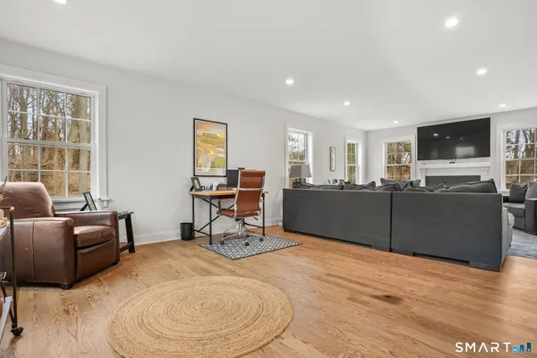 $950,000 | 153 North Street, Trumbull, CT 06611