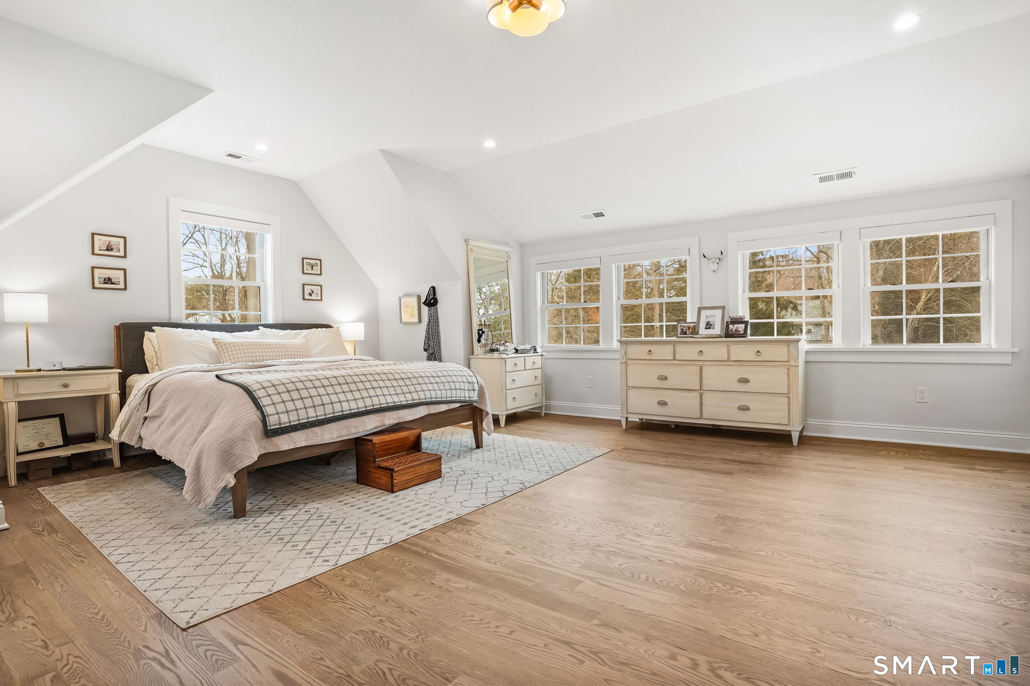 153 North Street Trumbull, CT 06611 - Photo 20 of 27