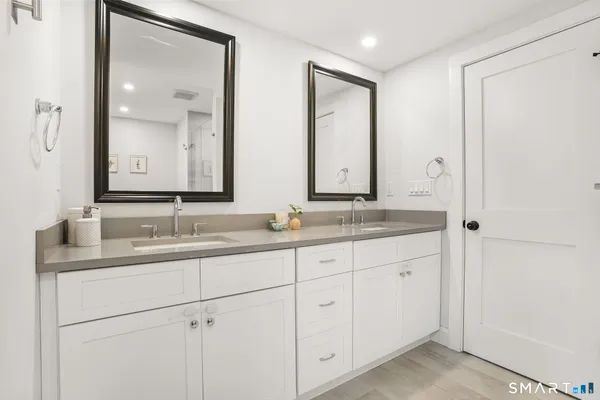 $950,000 | 153 North Street, Trumbull, CT 06611