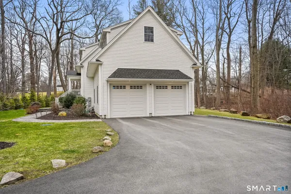 $950,000 | 153 North Street, Trumbull, CT 06611