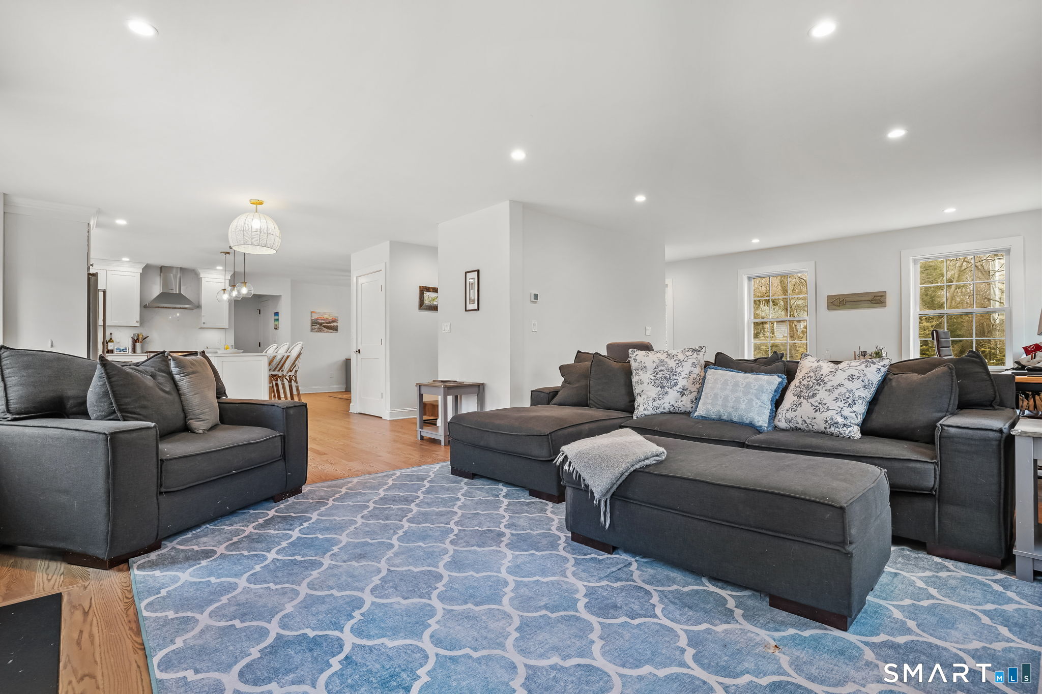 153 North Street Trumbull, CT 06611 - Photo 9 of 27