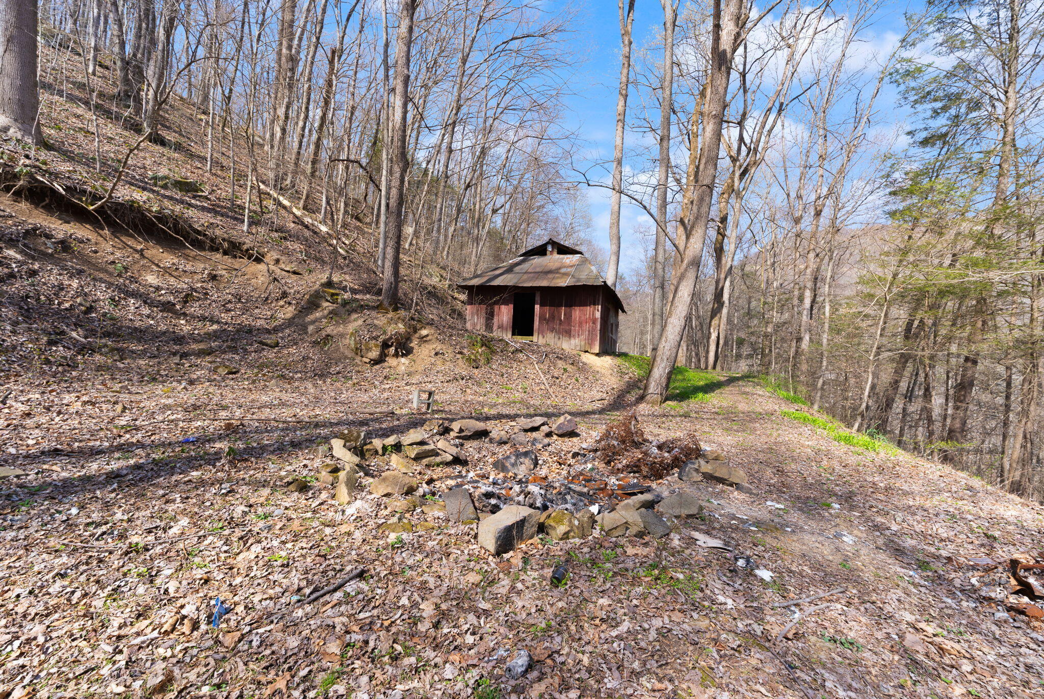 1197 Beans Fork Road Middlesboro, KY 40965 - Photo 14 of 28