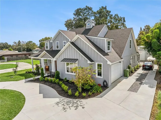 $750,000 | 1516 Lake Howard Drive Southwest, Winter Haven, FL 33880